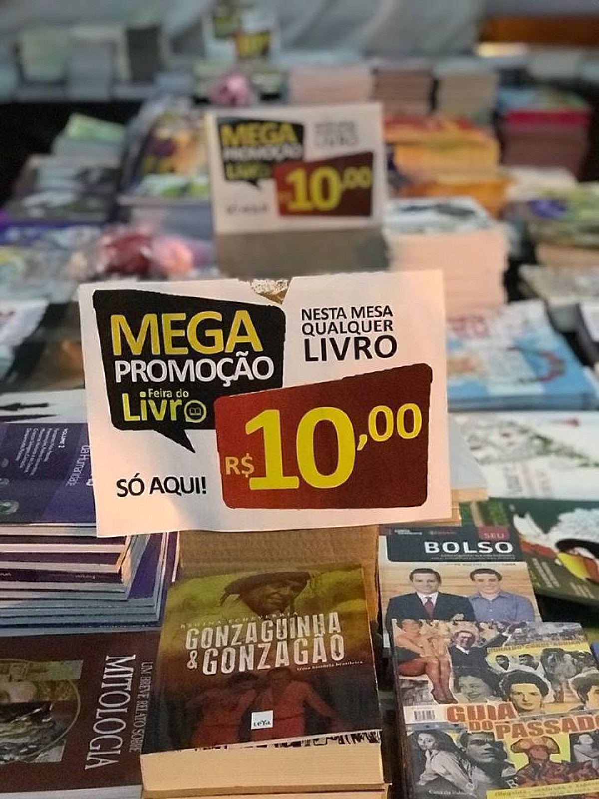 Feira do Livro é prorrogada para mais uma semana