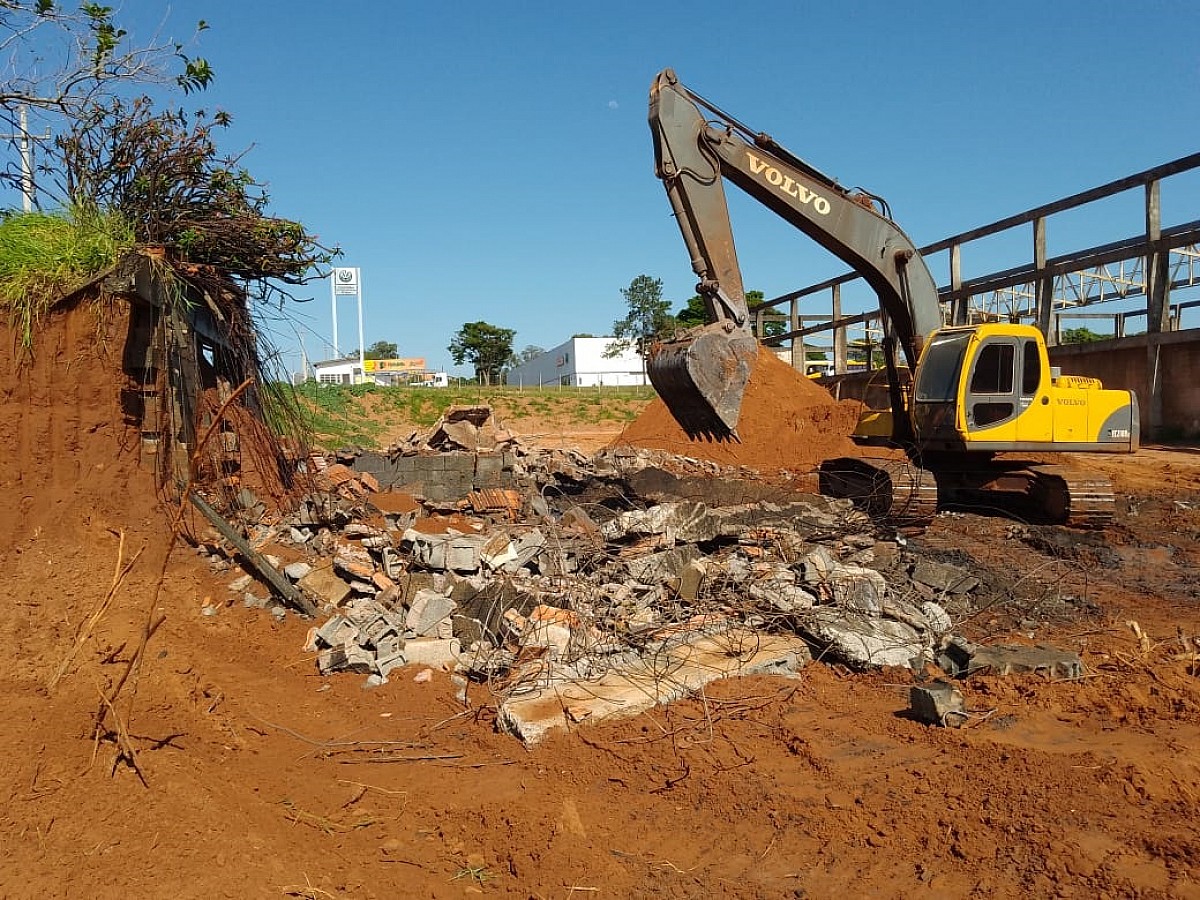 Amianto abandonado há anos é retirado por ação da Prefeitura de Avaré