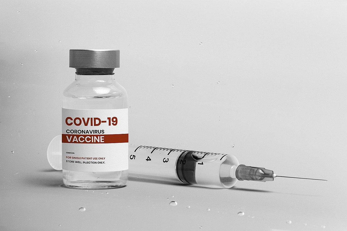 “Enquanto você escolhe a vacina, o vírus pode escolher você”, alerta a Saúde