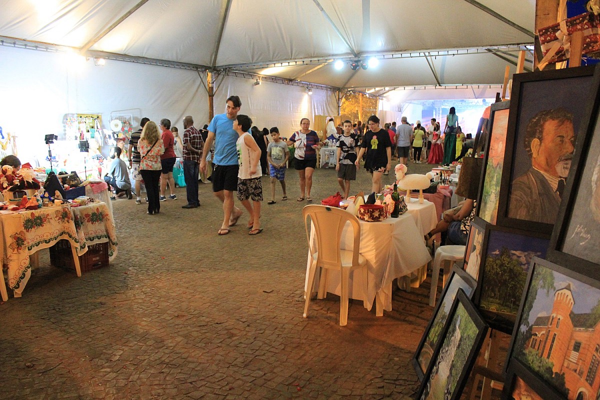 Vila de Natal leva cultura e espírito natalino ao Largo São João