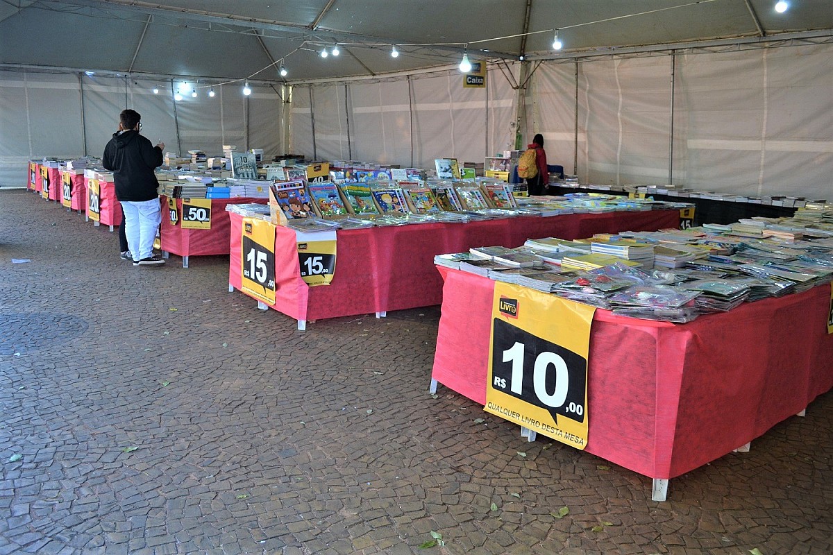 Feira do Livro continua até 19 de junho no Largo São João