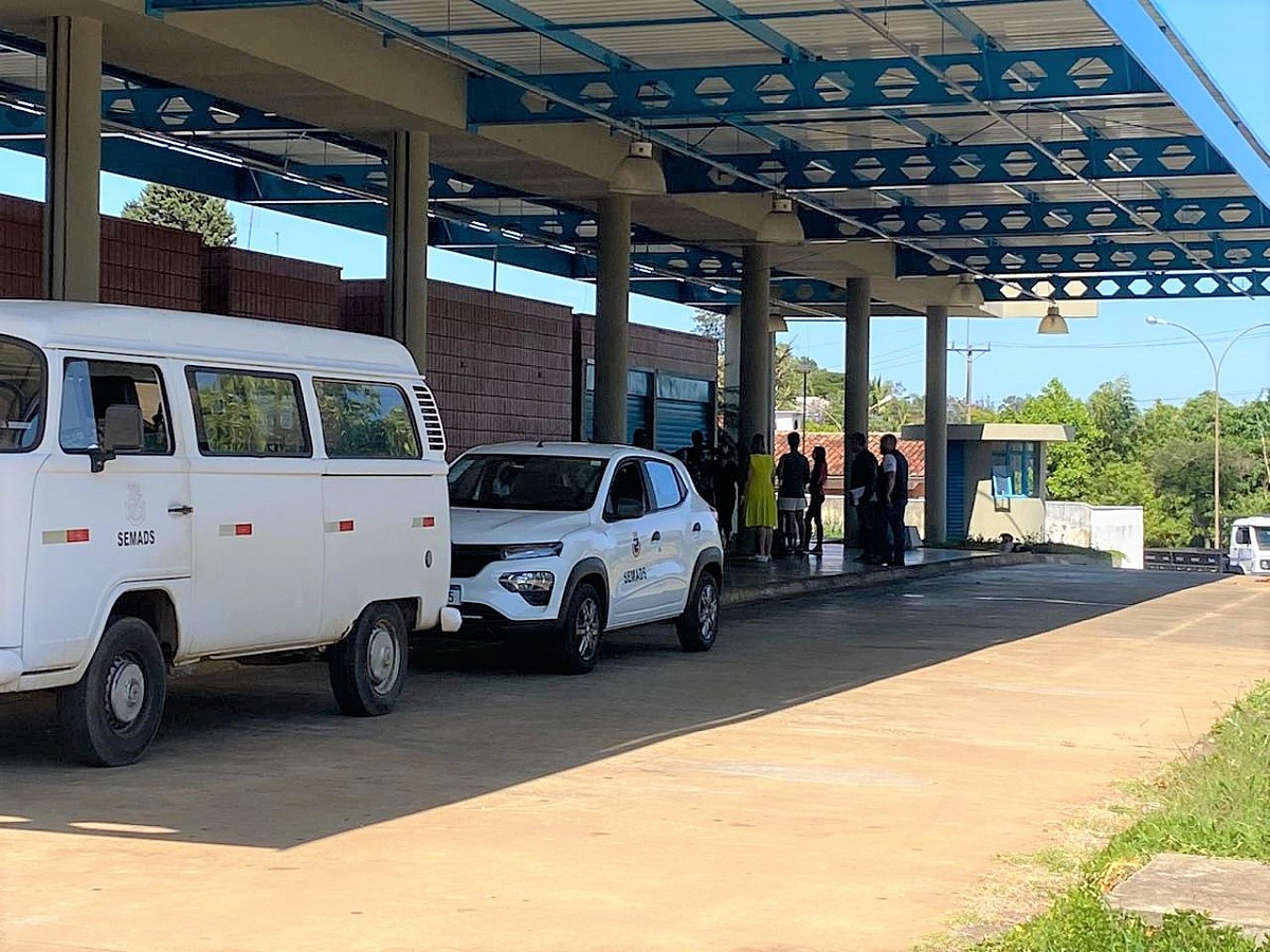 Equipe de abordagem oferece serviços a pessoas em situação de rua