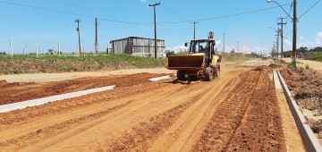 Avenida Cunha Bueno: etapa prepara solo para receber camada asfáltica
