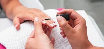 Curso gratuito de manicure e pedicure está com inscrições abertas