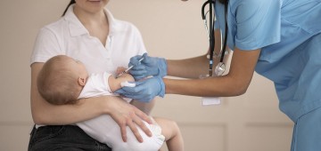 Crianças de 6 meses a 2 anos com comorbidade são vacinadas contra a Covid-19