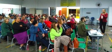 Palestra sobre sustentabilidade reúne alunos da EJA
