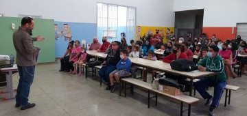 Ciclo de palestras discute prevenção ao bullying em escolas municipais