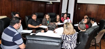 Prefeito se reúne com sindicato dos servidores e professores