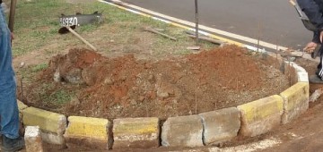 Prefeitura promove limpeza em bairros e manutenção em avenidas