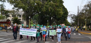 Dia Mundial do Meio Ambiente é celebrado com passeata