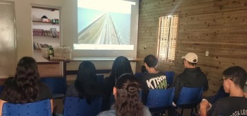 Alunos de escola estadual participam de sessão ambiental na Sala Verde Sabiá