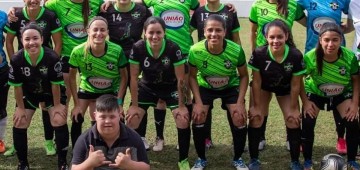 Futebol feminino de Avaré vence competição em Coronel Macedo