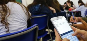 Uso de celular em Unidades de Ensino