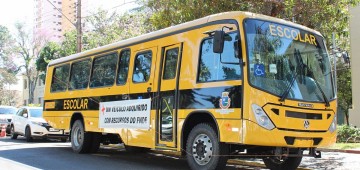 Novo ônibus escolar auxiliará o transporte de alunos da zona rural