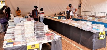 Feira do Livro segue até 15 de junho no Largo São João