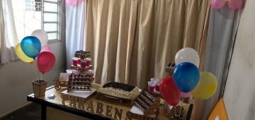 Evento na Casa de Passagem celebra aniversário de acolhidos