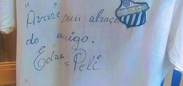 Museu de Avaré conserva camisas autografadas por Pelé