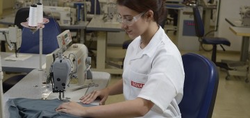 Senai está com inscrições abertas para curso gratuito de Costureiro Industrial do Vestuário