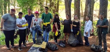 Mutirão ecológico recolhe resíduos no Horto Florestal