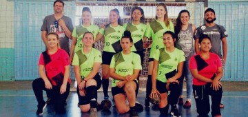 Handebol feminino é campeão pela Liga Regional