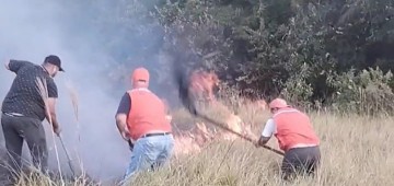 Defesa Civil controla incêndio na região rural de Avaré