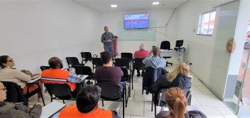 Treinamento contra incêndio reúne proprietários rurais e Defesa Civil