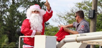 Papai Noel vai chegar de paraquedas no Natal das Crianças