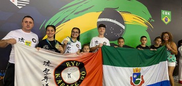 Avaré conquista 12 medalhas no Campeonato Brasileiro de Karatê