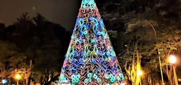 Decoração em vias públicas coloca Avaré no clima de Natal