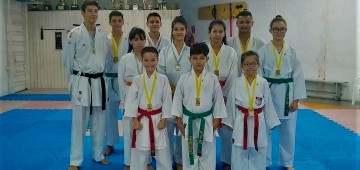Karatê avareense obteve 13 medalhas na Copa Kobudo