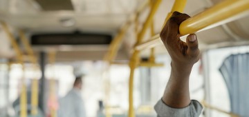 Motoristas de transporte coletivo e cobradores são vacinados contra a Covid-19