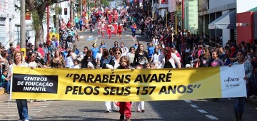 Desfile festivo homenageou o escultor Fausto Mazzola