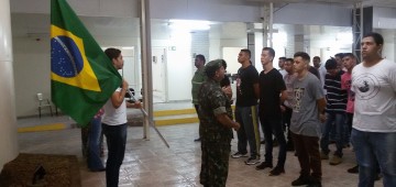 Jovens firmam compromisso com o serviço militar