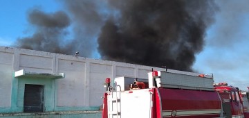 Incêndio em barracão de reciclagem